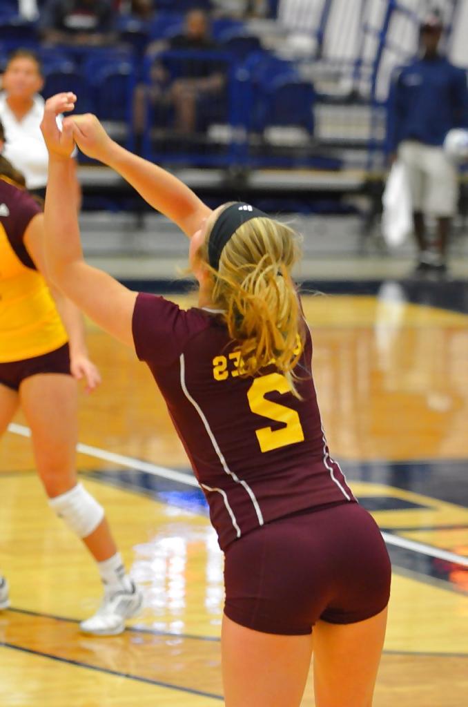 12P Cmu college volleyball 