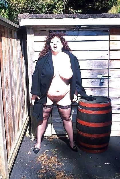 25P Busty bbw mature Lola 