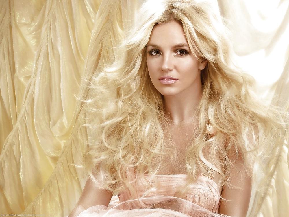 25P Britney Spears