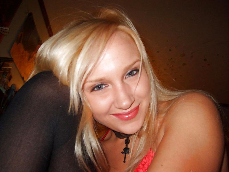 20P Blonde posing