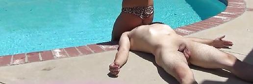 5P AMA MONICA y gusano en la piscina