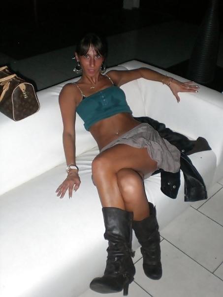 10P Real Young Mom and Old girl, i want to fuck!