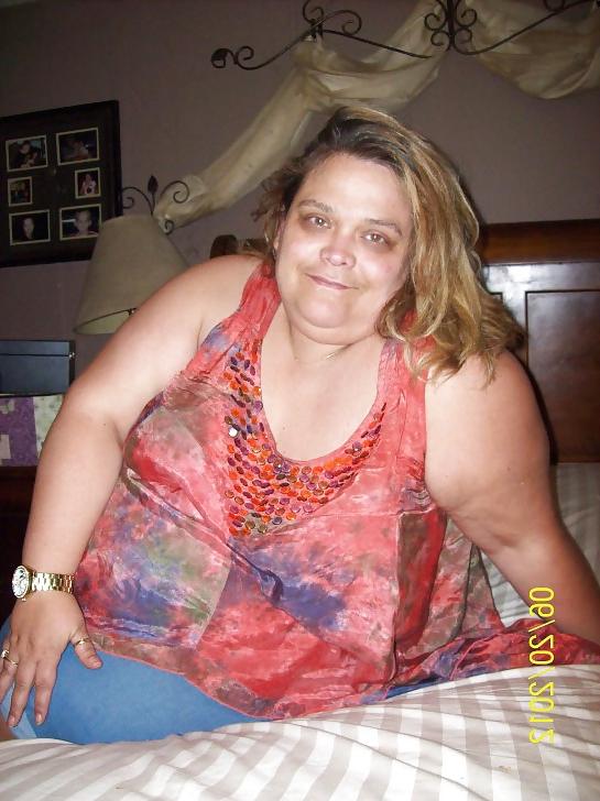 25P She Wants To Know If You Would Cum In her