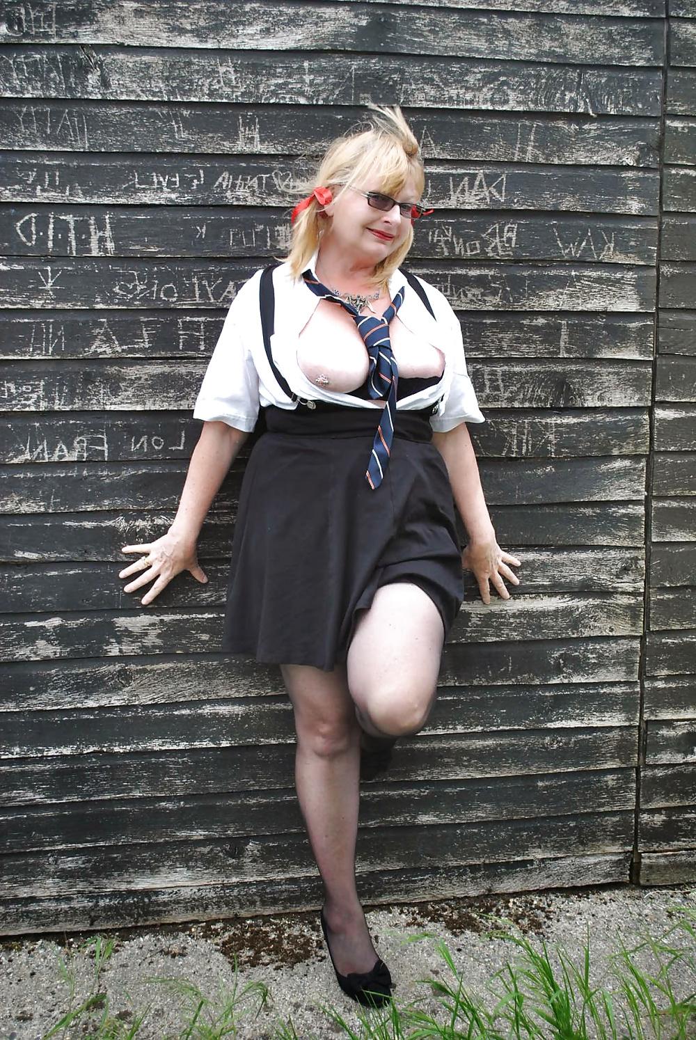 25P Matures of all shapes and sizes hairy and shaved 403