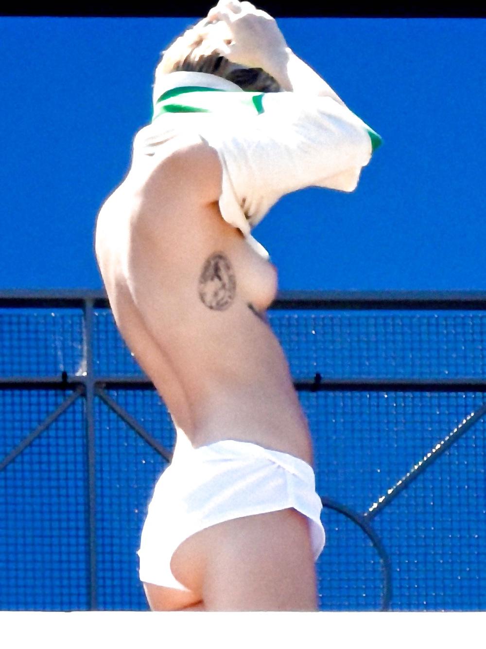10P Miley Cyrus Topless Sunbathing 