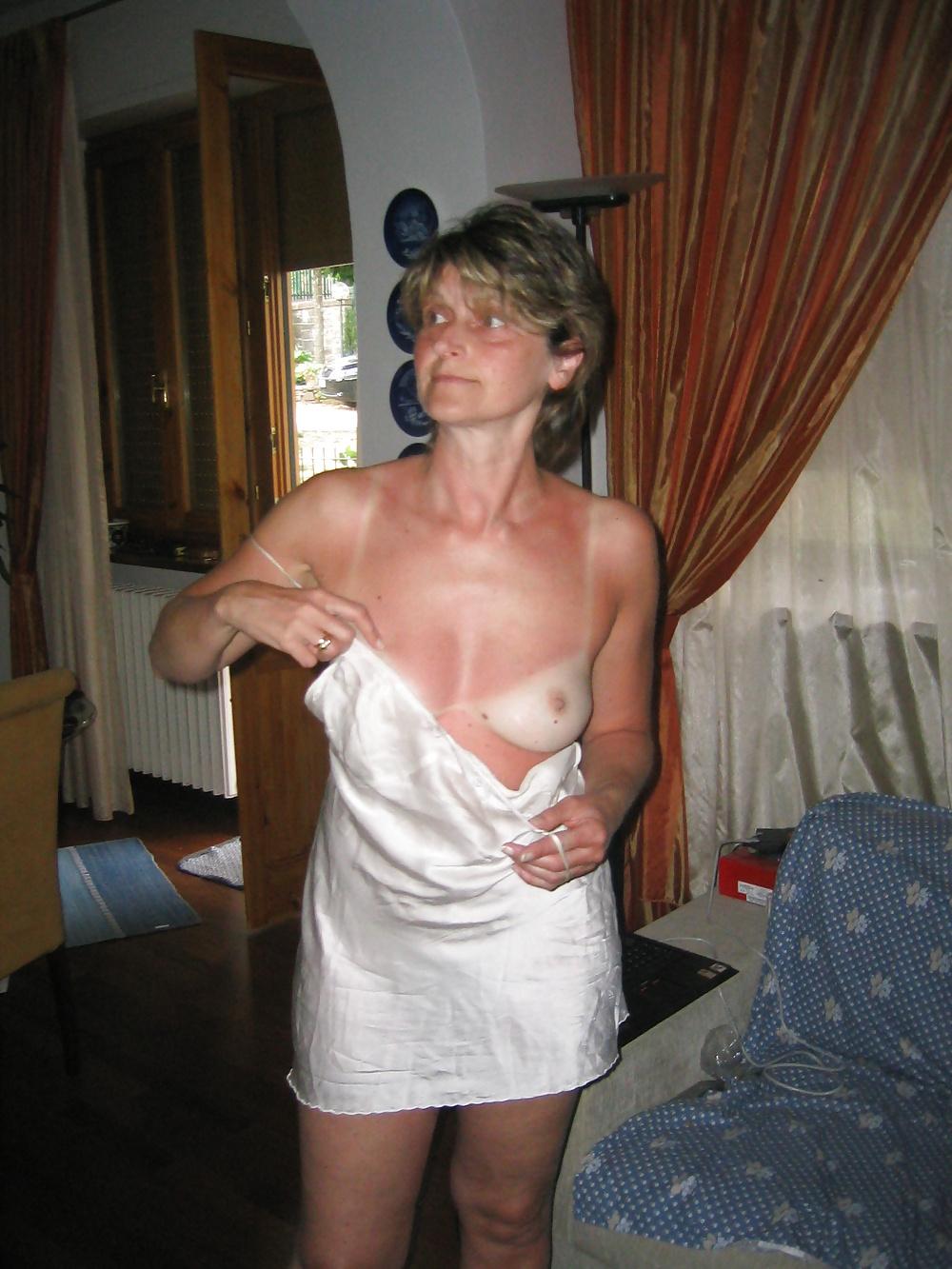 25P Matures of all shapes and sizes hairy and shaved 400