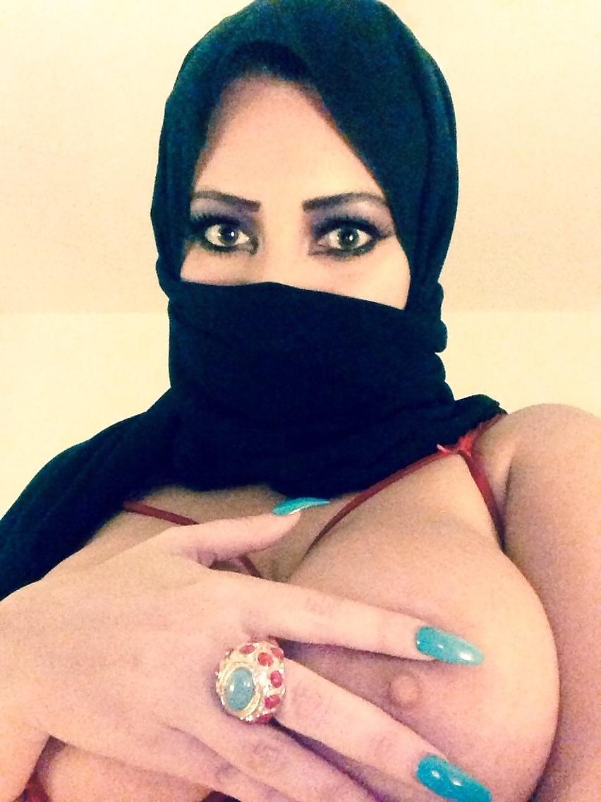 11P Koca Memeli Turbanli (Hijab) Afet