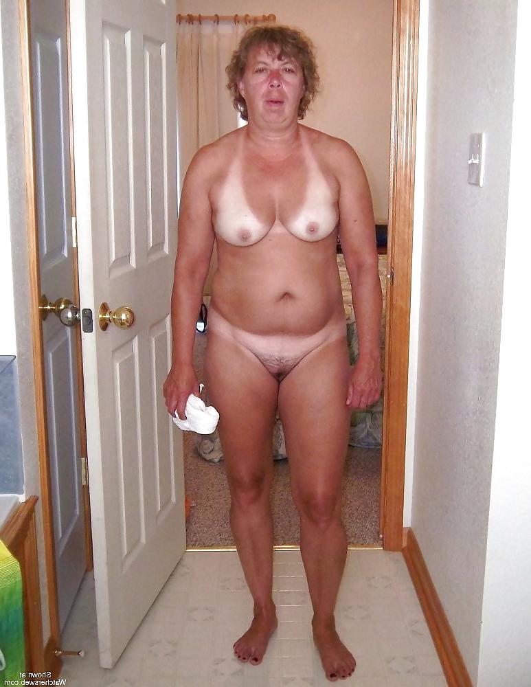 25P Tan Lines Women Milfs and Teens
