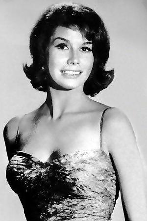 25P I wish I could have fucked her back then---Mary Tyler Moore