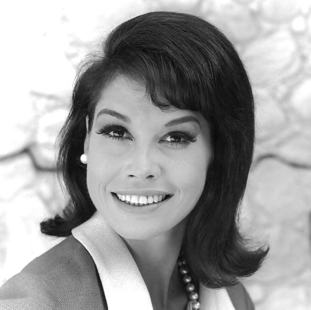 25P I wish I could have fucked her back then---Mary Tyler Moore