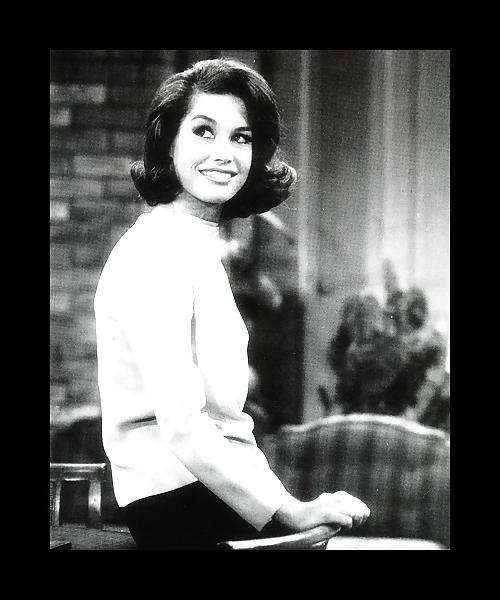25P I wish I could have fucked her back then---Mary Tyler Moore