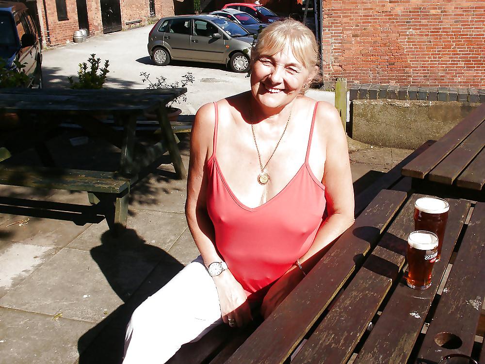 25P Matures of all shapes and sizes hairy and shaved 394