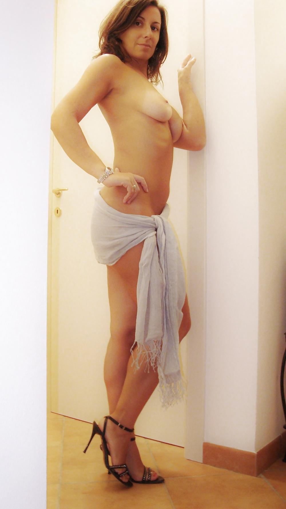 25P Italian milf