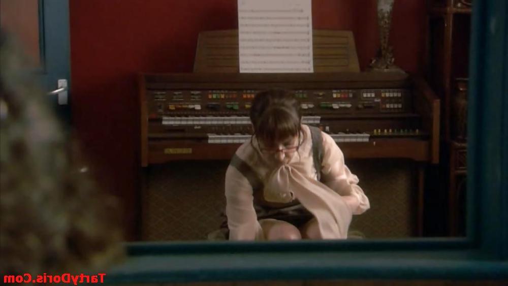 24P Mature celebrity Pauline McLynn  (52) 