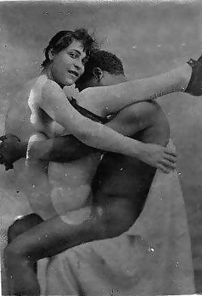 25P RETRO VINTAGE PORN PICTURES 