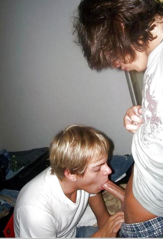 25P Men Sucking Men 7