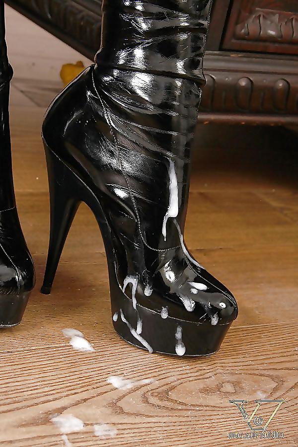25P Reinige meine mit Sperma getränkten Heels – hauptsächlich