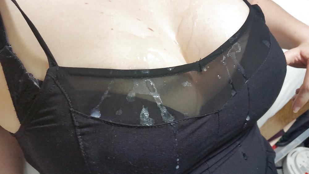 25P Cum on tits