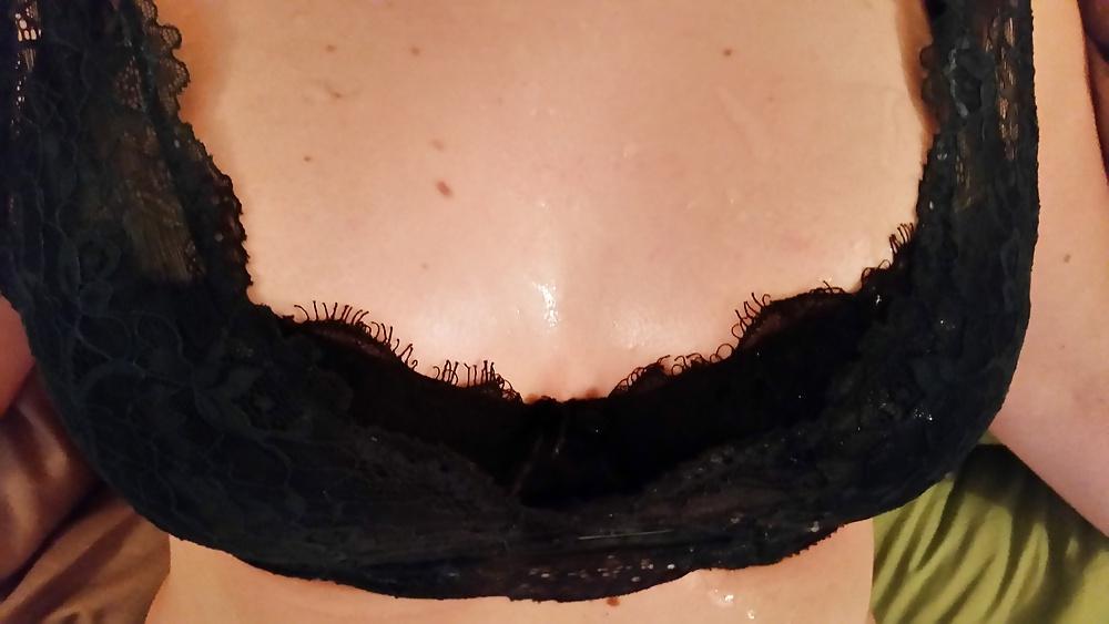 25P Cum on tits