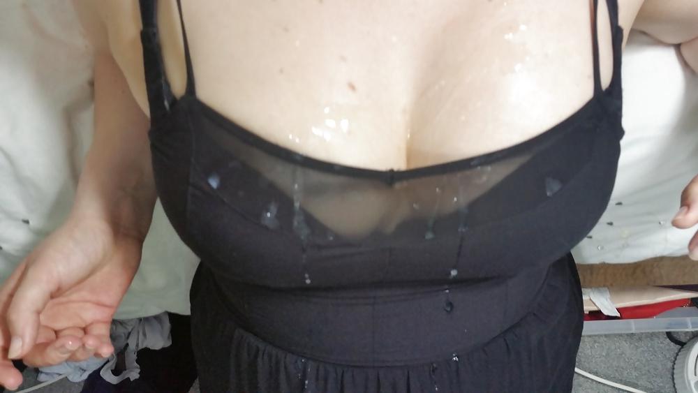 25P Cum on tits