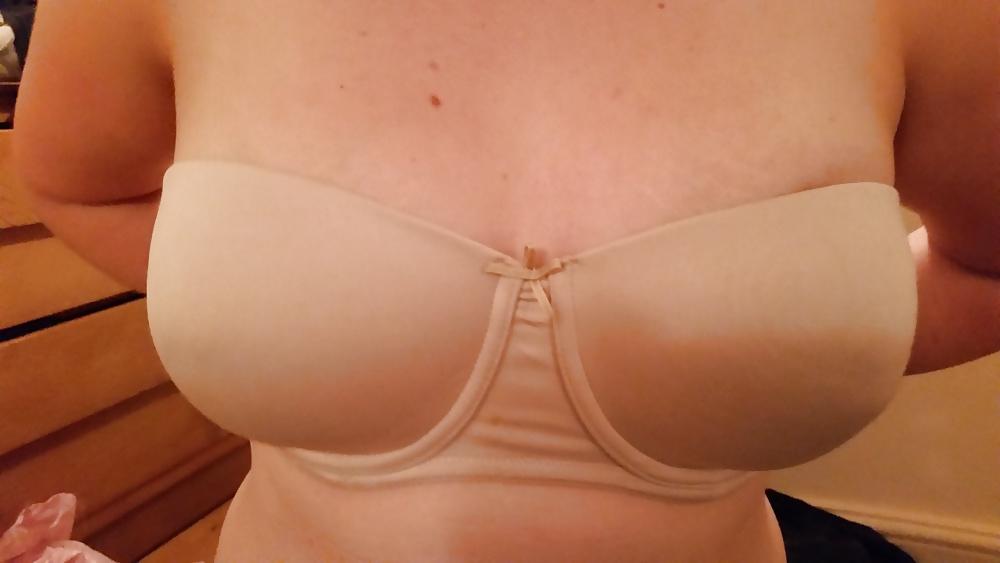 25P Cum on tits
