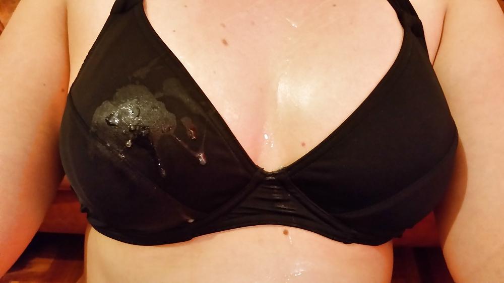 25P Cum on tits