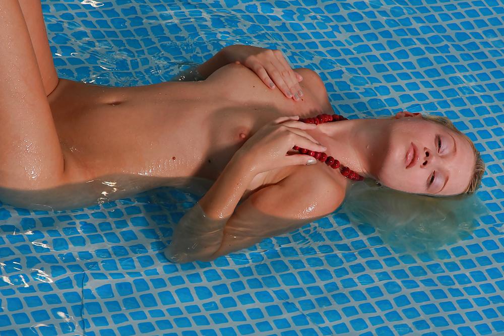 25P Tatyana in his swimming pool