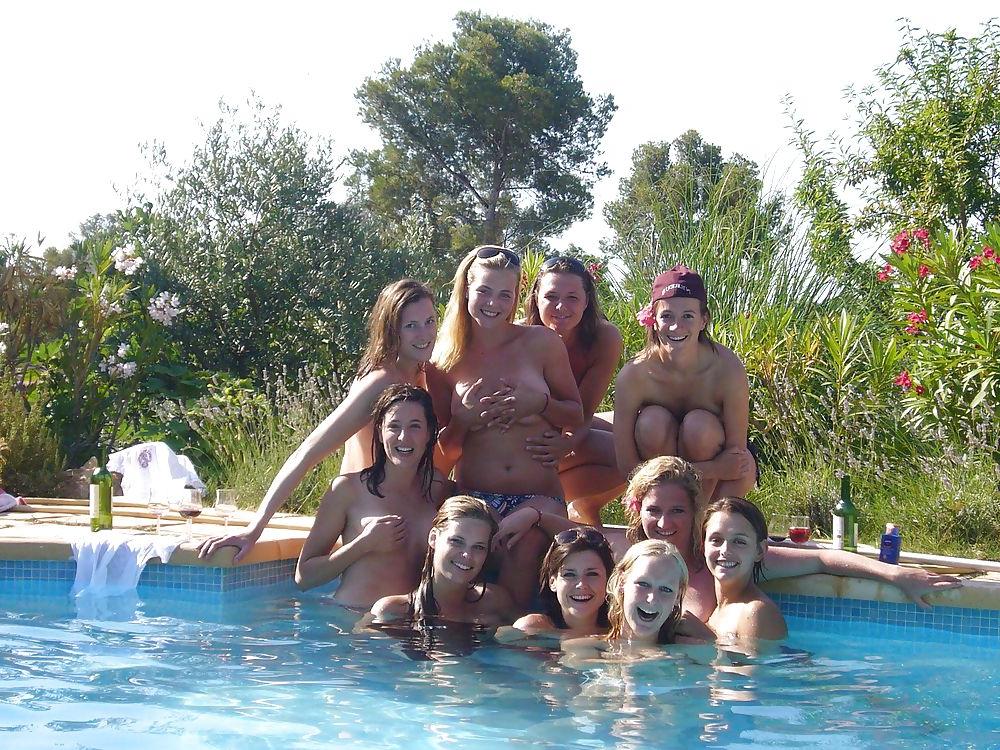 18P Topless Poolside Hotties