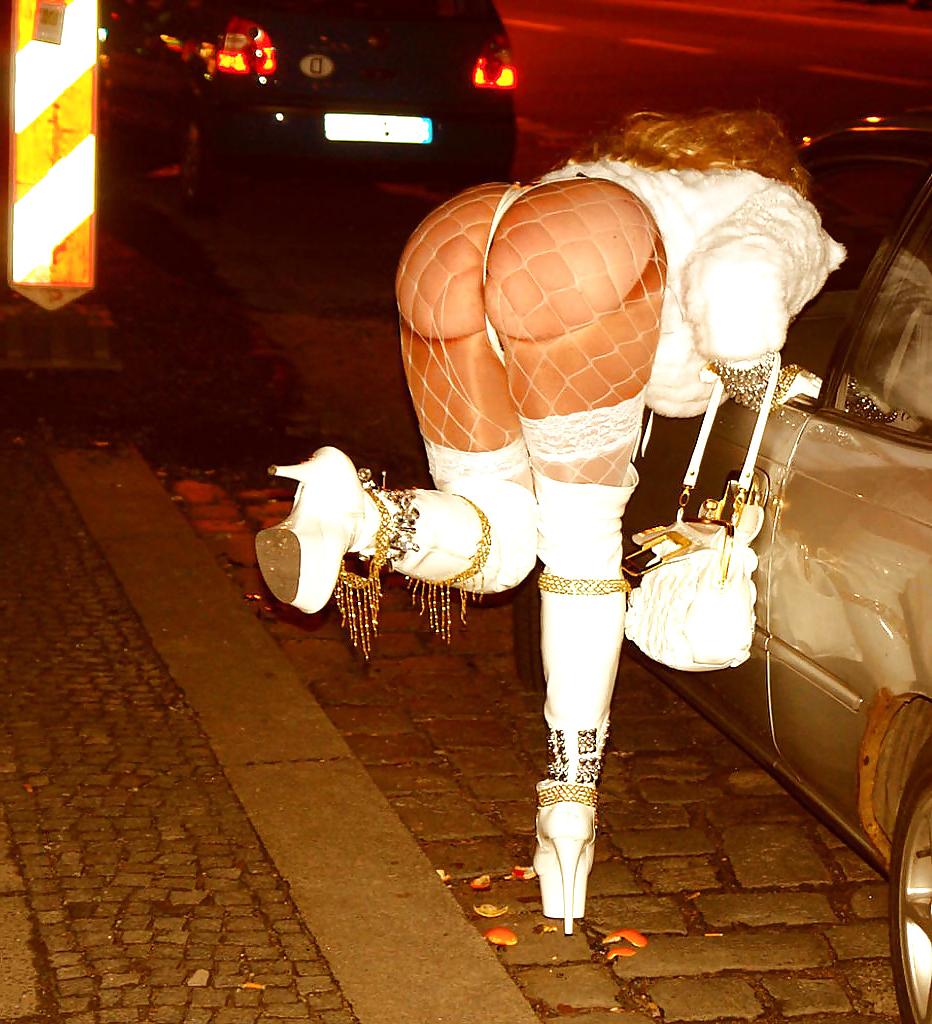 25P European street prostitutes