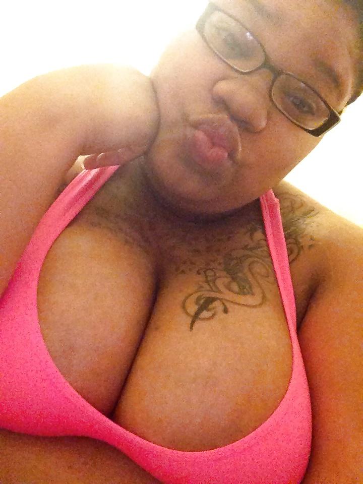 25P Jasmine(Big Tits Huge Areolas) & A Pretty Pussy