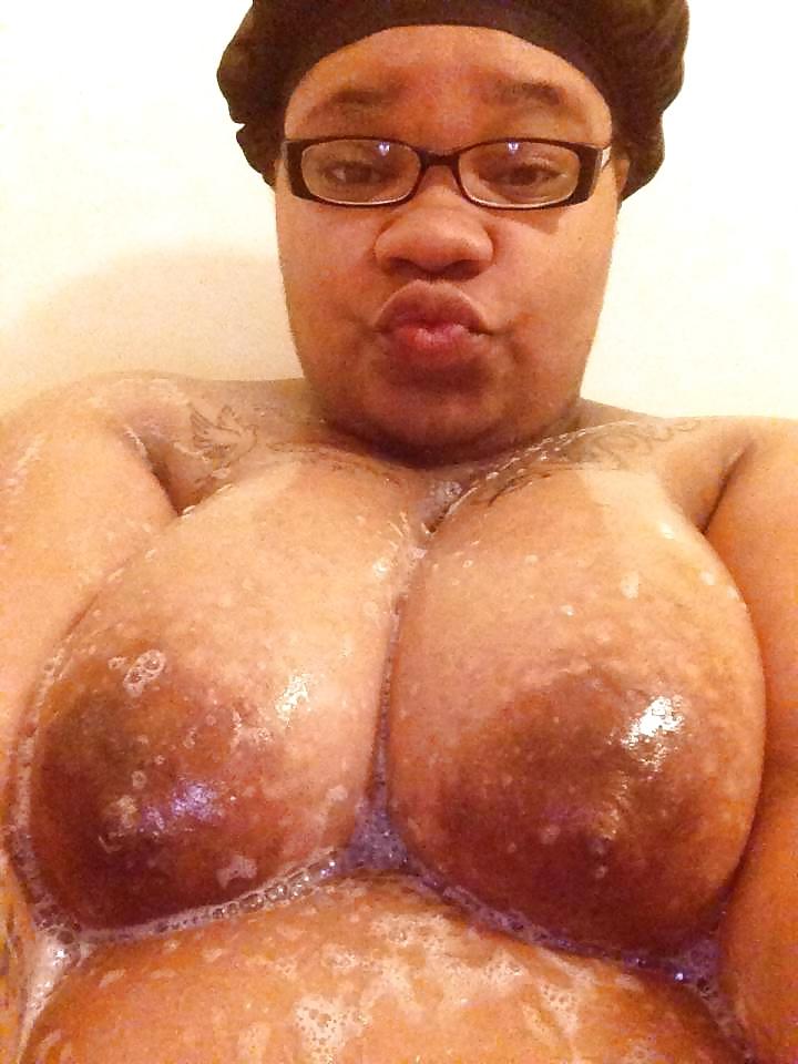 25P Jasmine(Big Tits Huge Areolas) & A Pretty Pussy