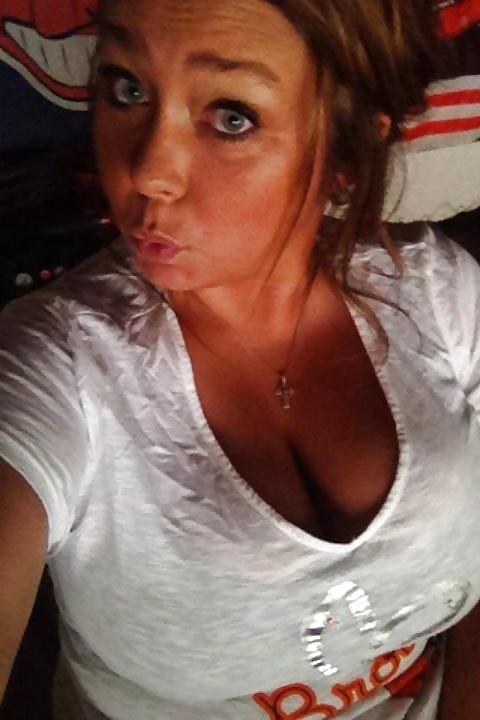 10P Shannon and her big tits