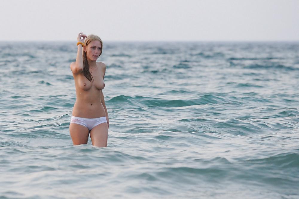 10P Julie's done swimming