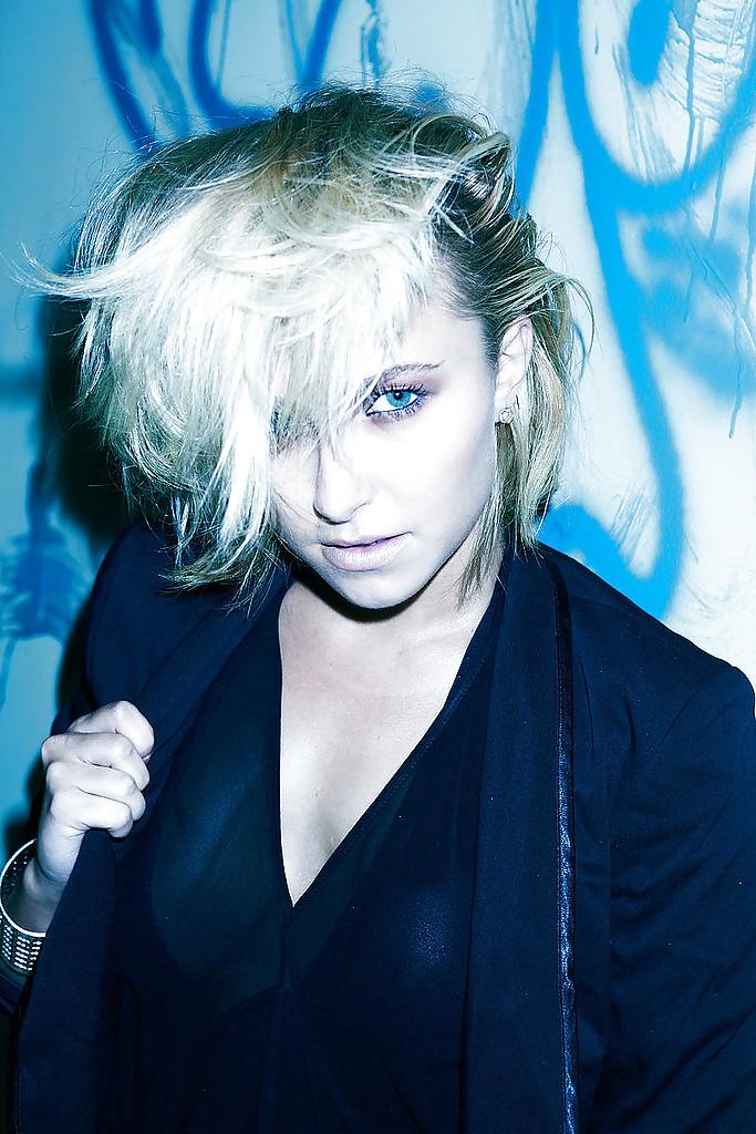 25P Hayden Panettiere - Fappening 2 - New Leaked Personal Photos
