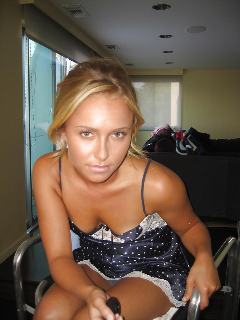 25P Hayden Panettiere - Fappening 2 - New Leaked Personal Photos