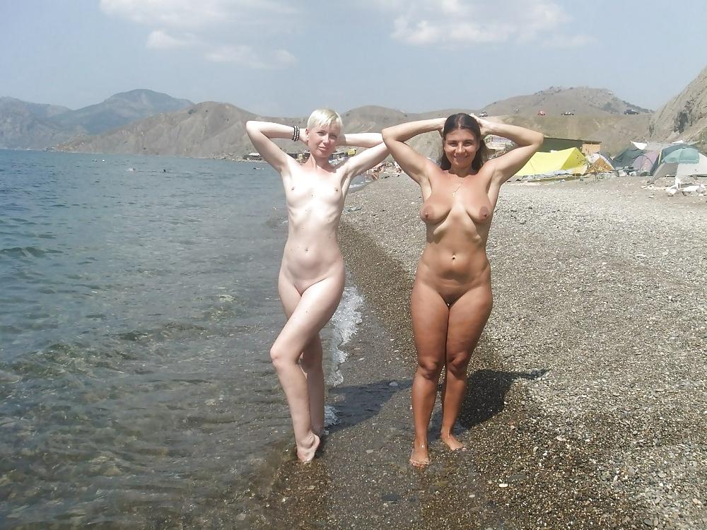 25P Matures of all shapes and sizes hairy and shaved 384