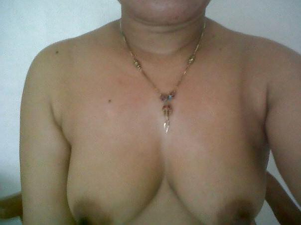 8P Malay Mature Mom