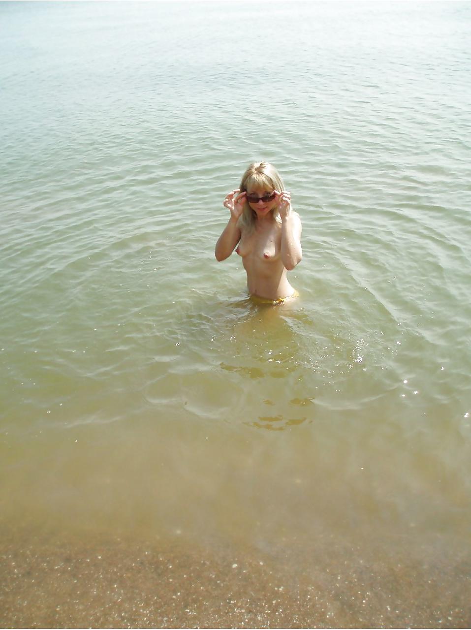 25P Sexy blonde MILF