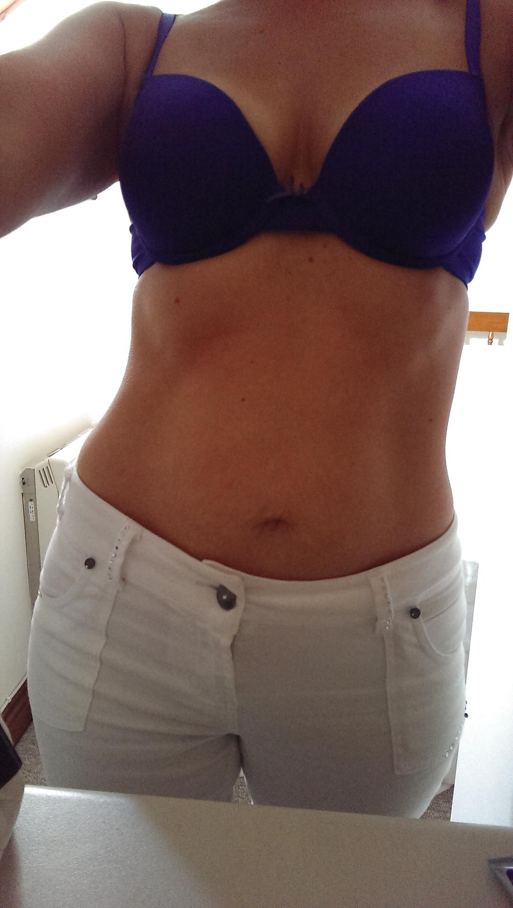 7P Bunty milf bikini tan