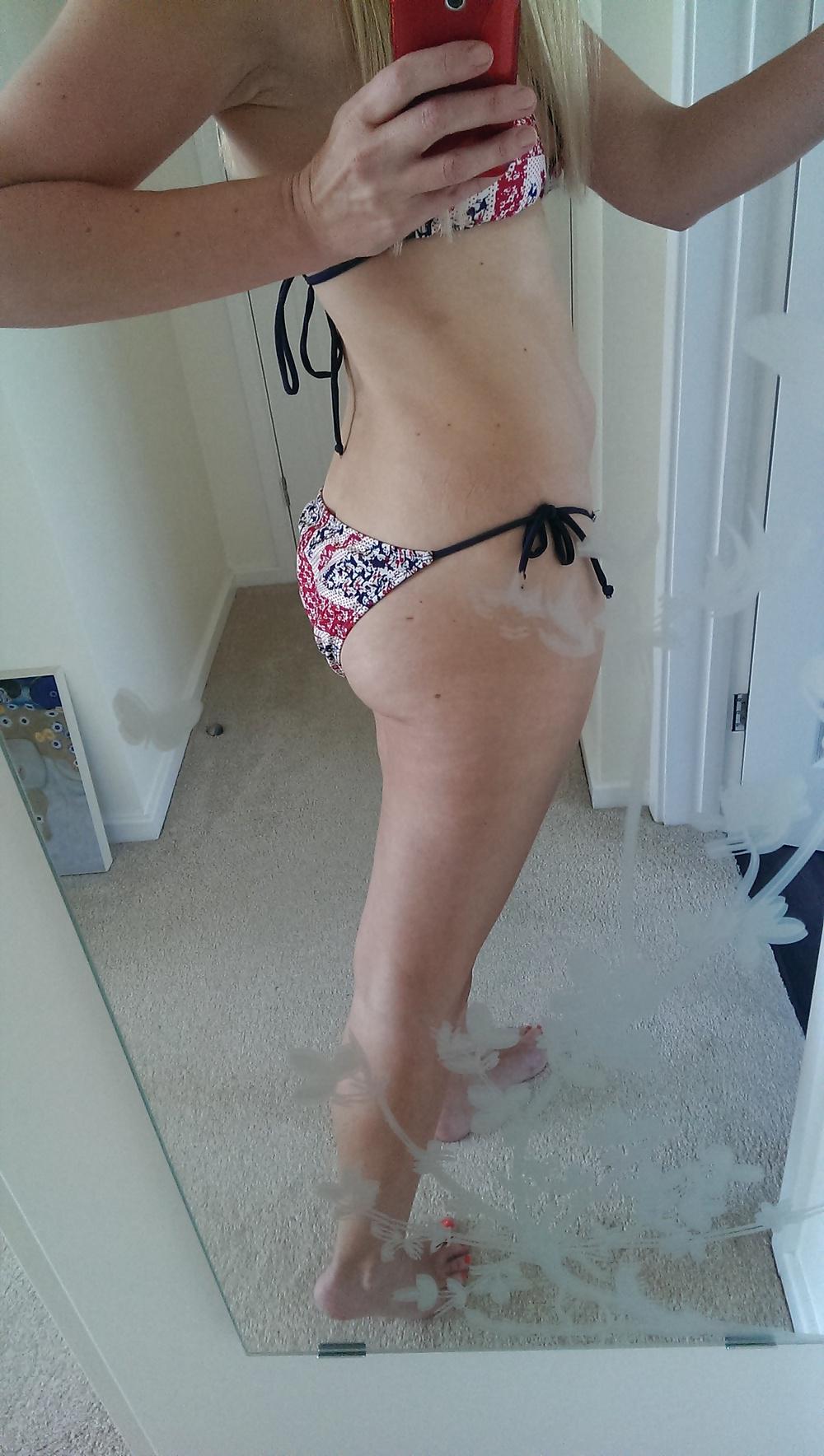 7P Bunty milf bikini tan