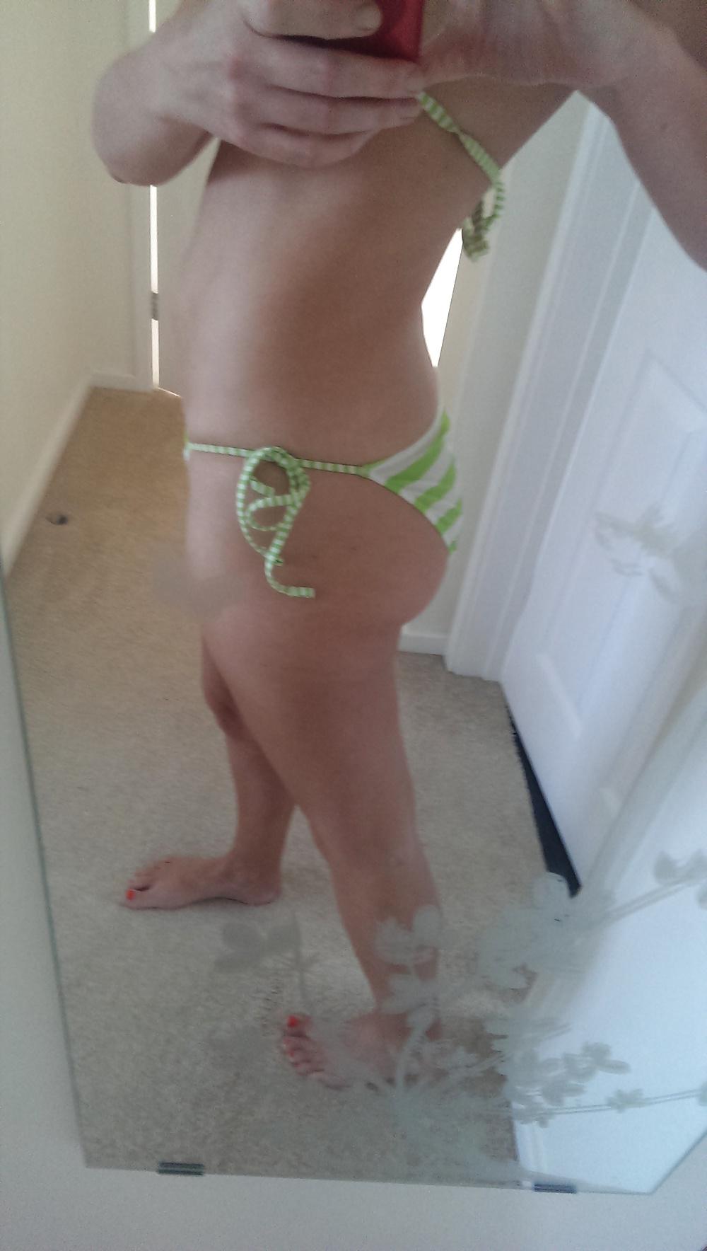 7P Bunty milf bikini tan