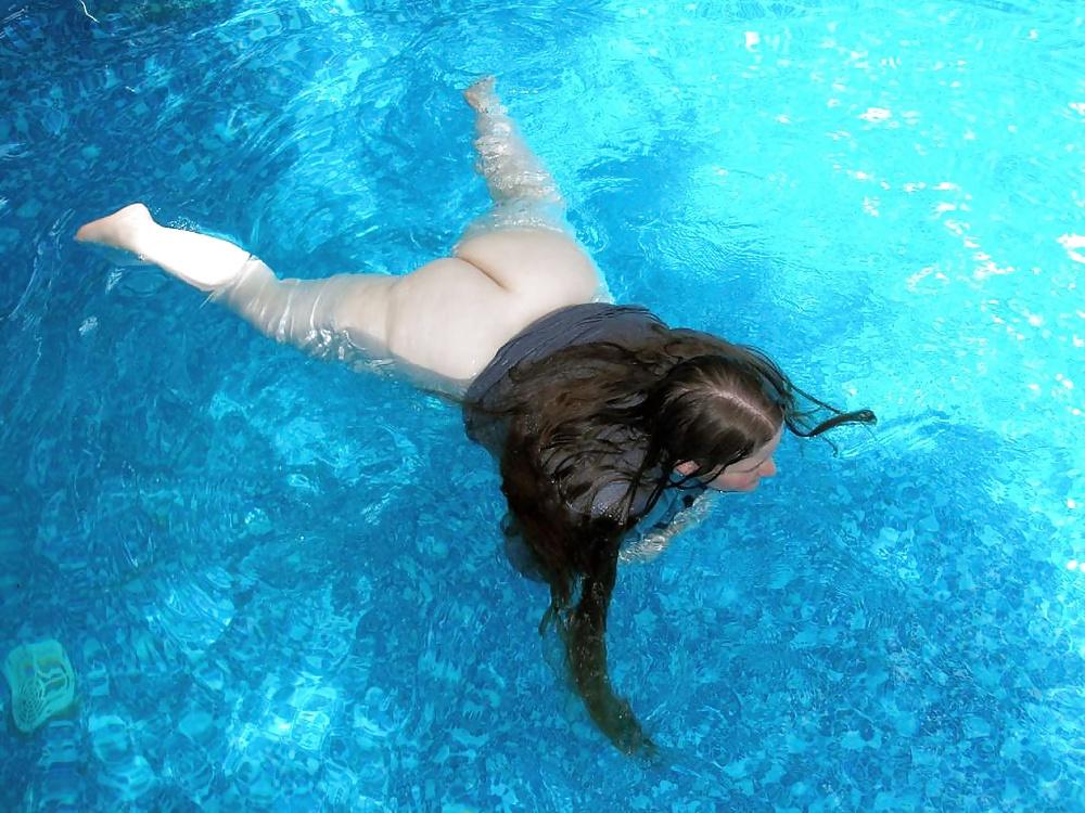 11P Swimming pool Relaxation