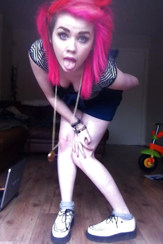25P Chav sluts to empty your balls in 