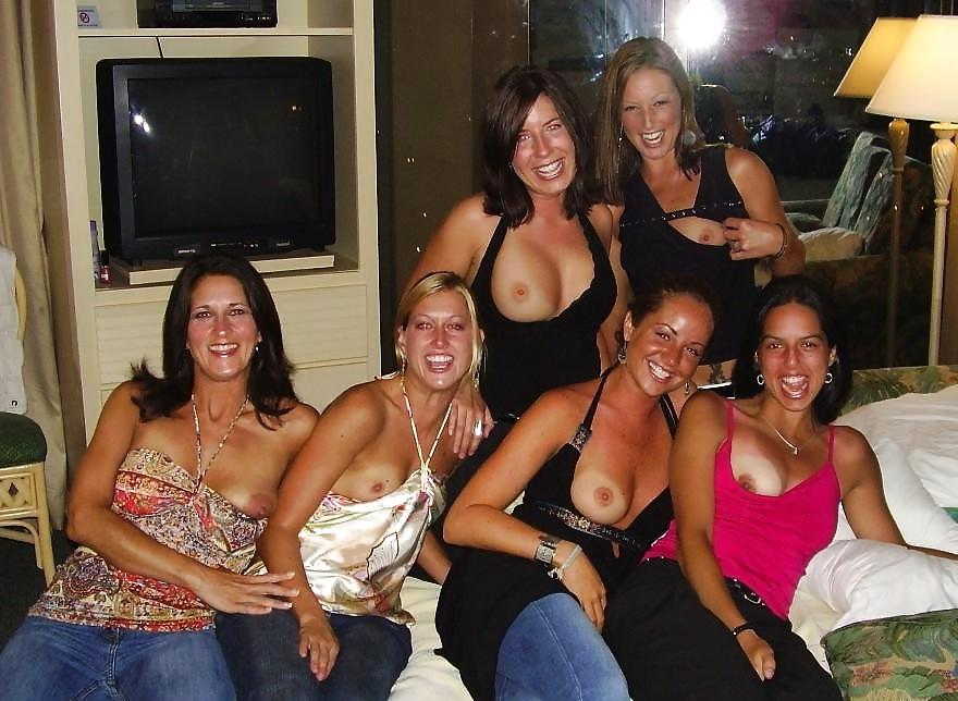25P Oops! Downblouse and Nipslips
