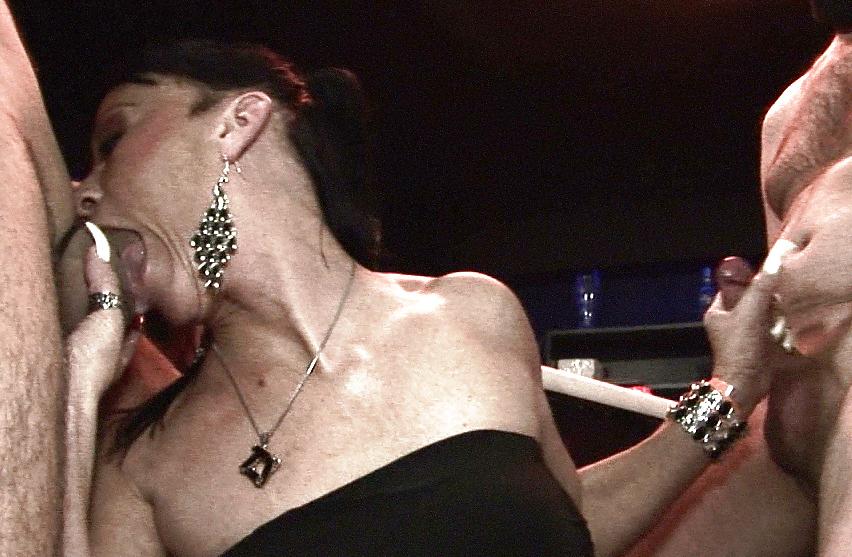 19P Skanky Faced German DP With Long Nails