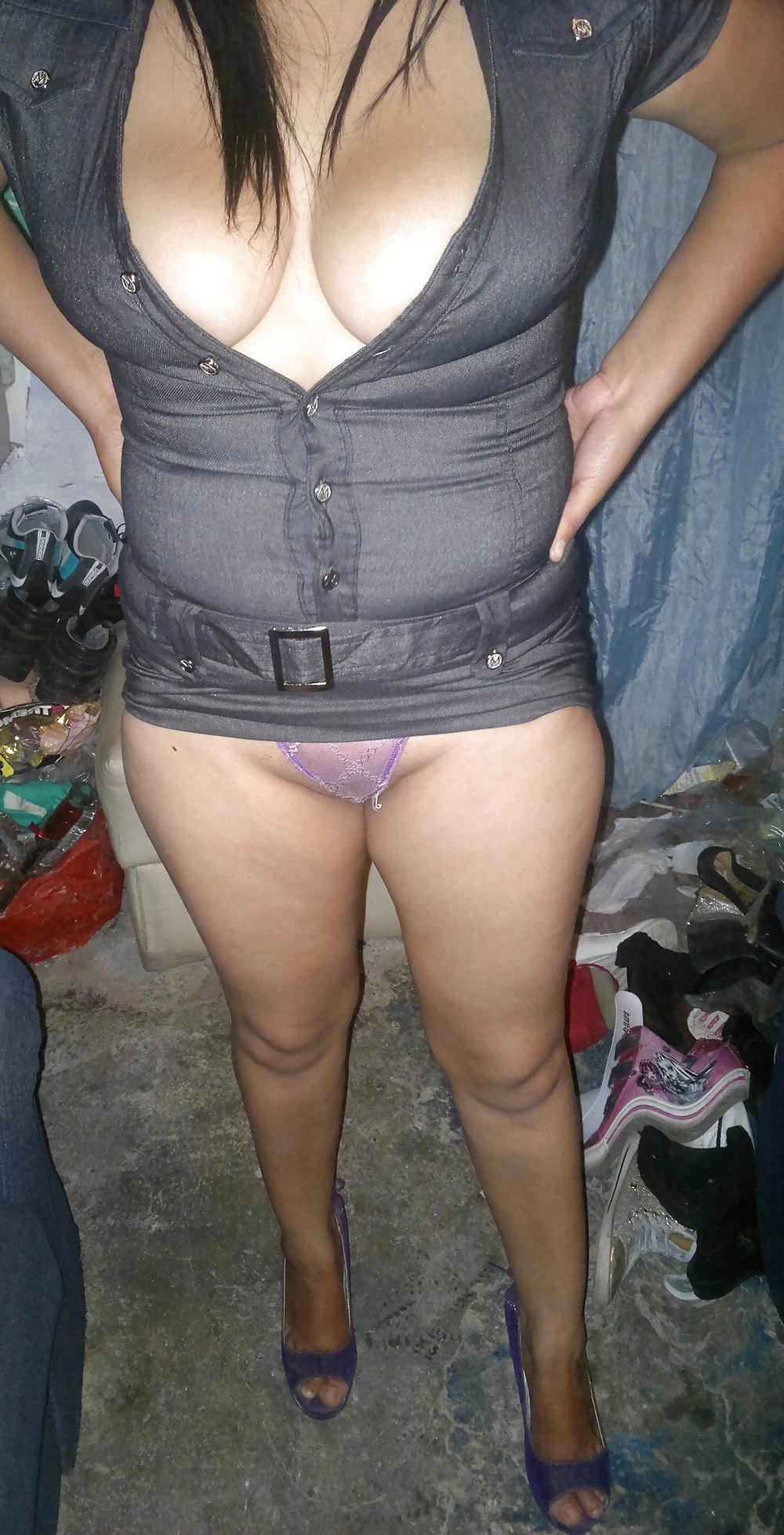 11P Thick wet latina milf pussy