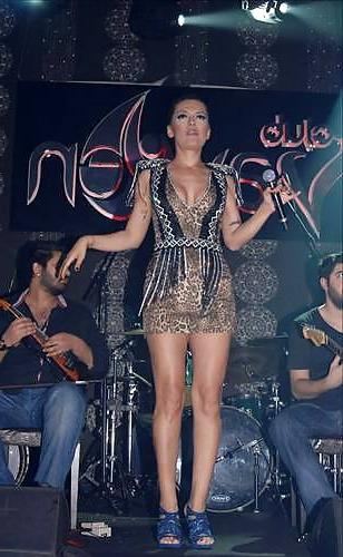 13P DEMET AKALIN, LEG SHOW, Turkish Celebrity