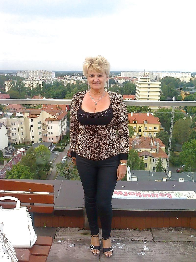 9P Awesome GILF - Ewa