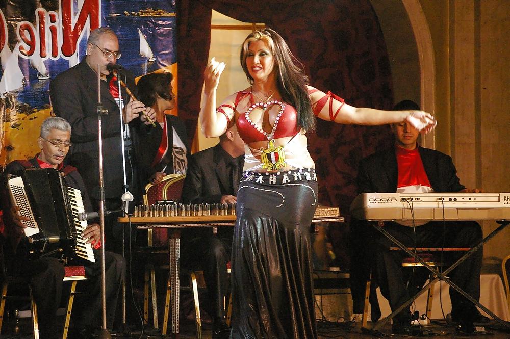 25P Egyptians Dancer 