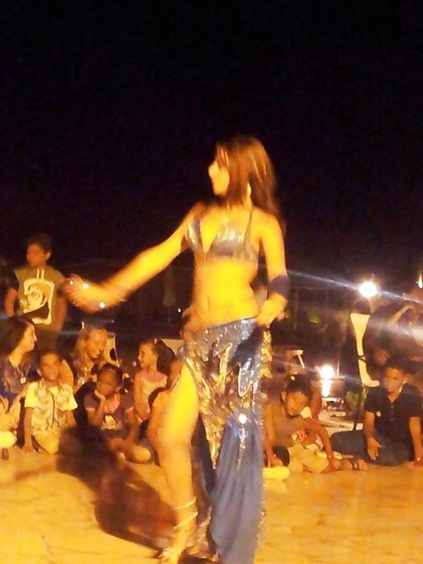 25P Egyptians Dancer 